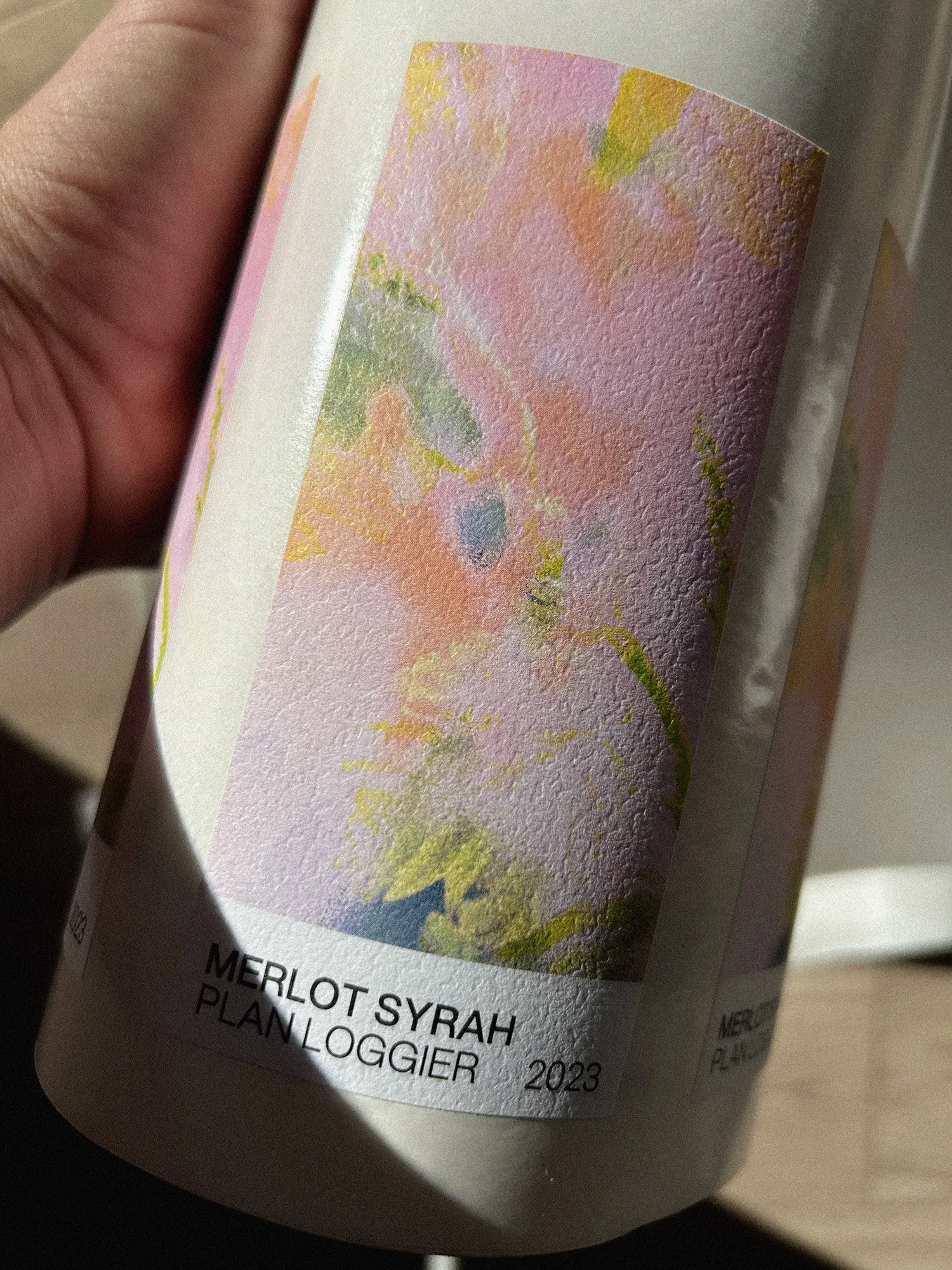 Étiquettes des vins Merlot et Syrah